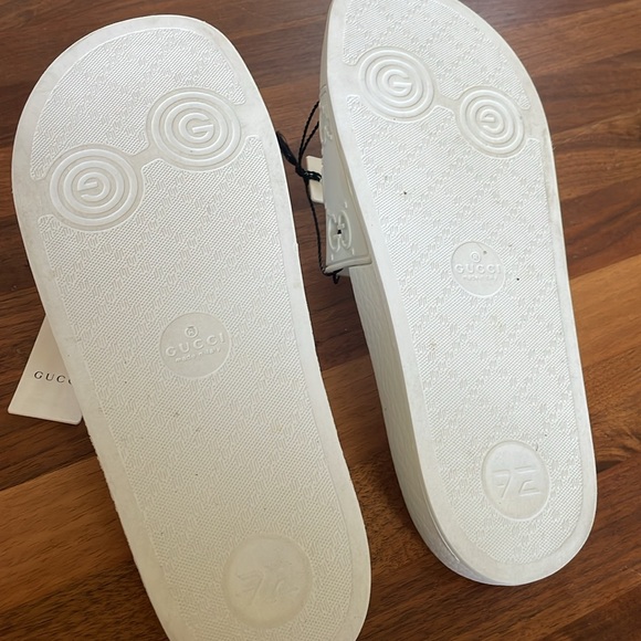 Authentic Gucci Pool Slides Interlocking G Design - Picture 2 of 11